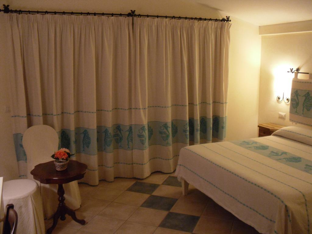 Hotel Maxim Olbia Exterior photo